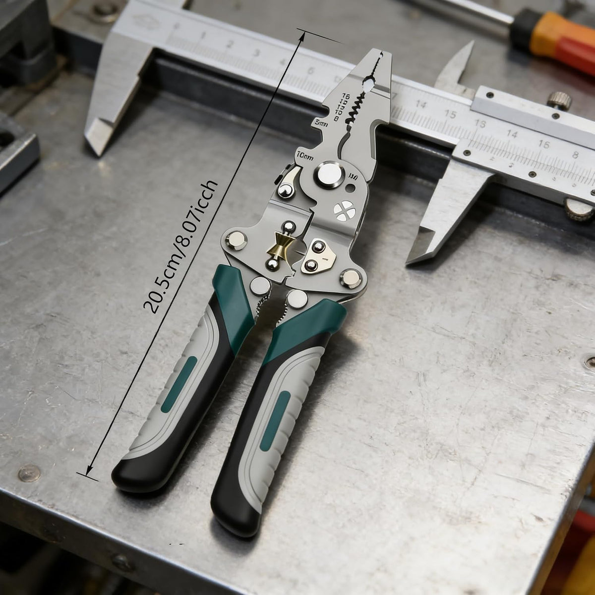 18 in 1 Heavy Duty Multi Tool Pliers, Folding Electrician Hand Tool with Non Slip Handle for Electrical Repair and DIY